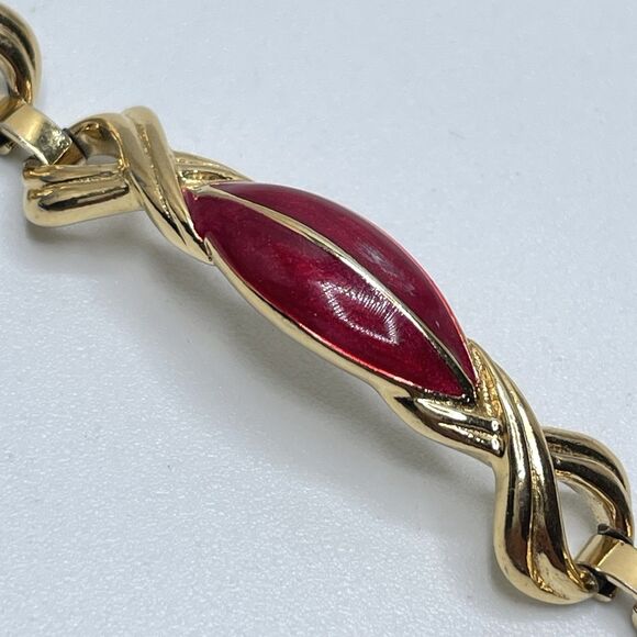 Trifari Vintage Gold Tone Red Enamel Link Bracelet Box Closure 7.5 in Stunning - Picture 9 of 9